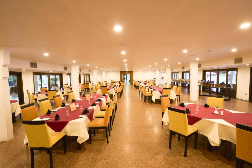 Restaurace v ubytování Rajarata Hotel Anuradhapura