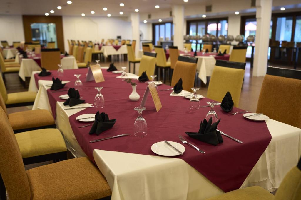 Restaurace v ubytování Rajarata Hotel Anuradhapura