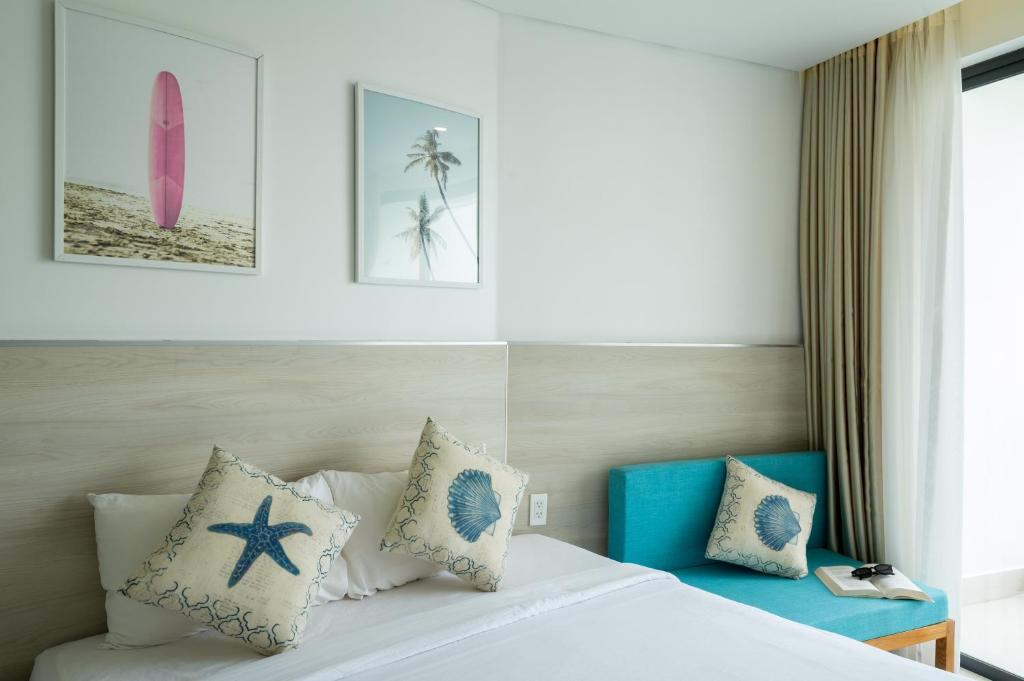 Standard Queen Room with Garden View