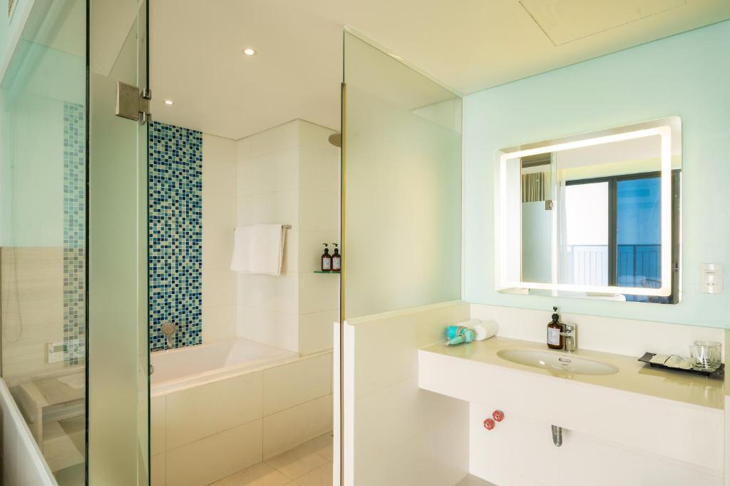 Suite Có Giường Cỡ King Nhìn Ra Biển