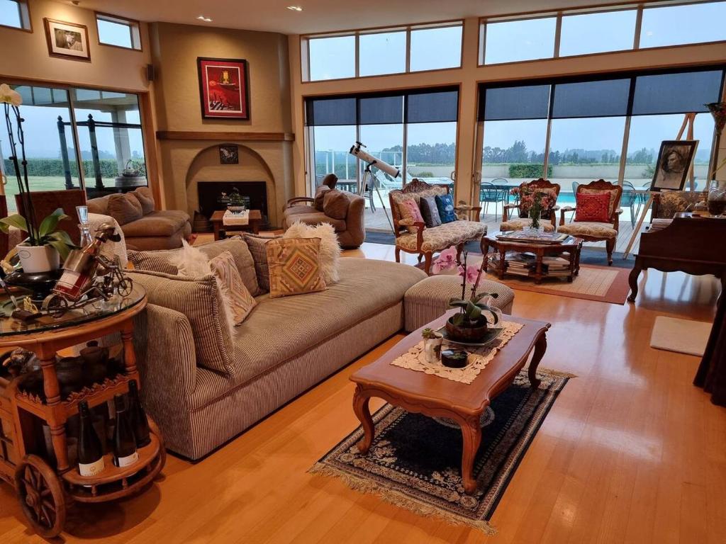 Mountainview Villa Suite in an 6-bedroom Villa - Resim 7