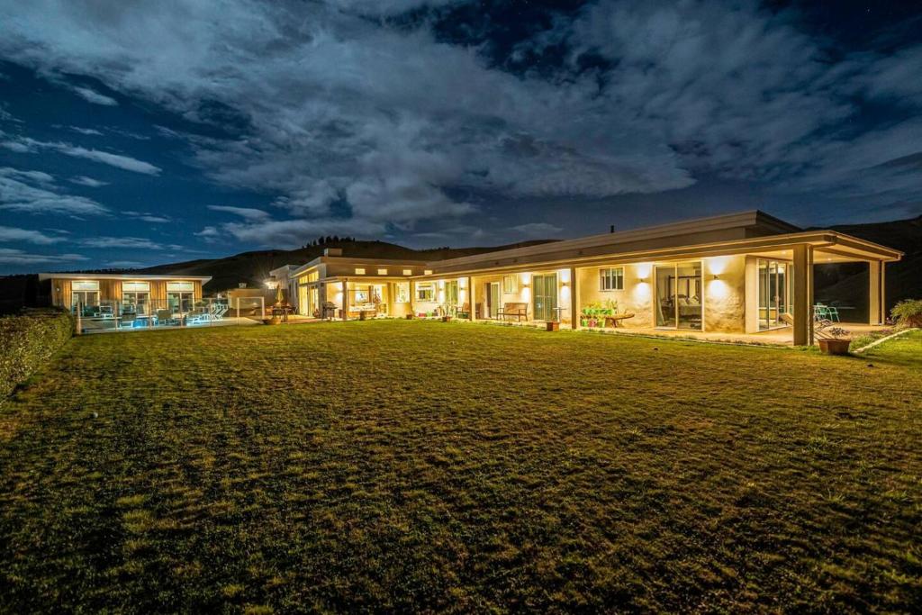 Mountainview Villa Suite in an 6-bedroom Villa - Resim 13