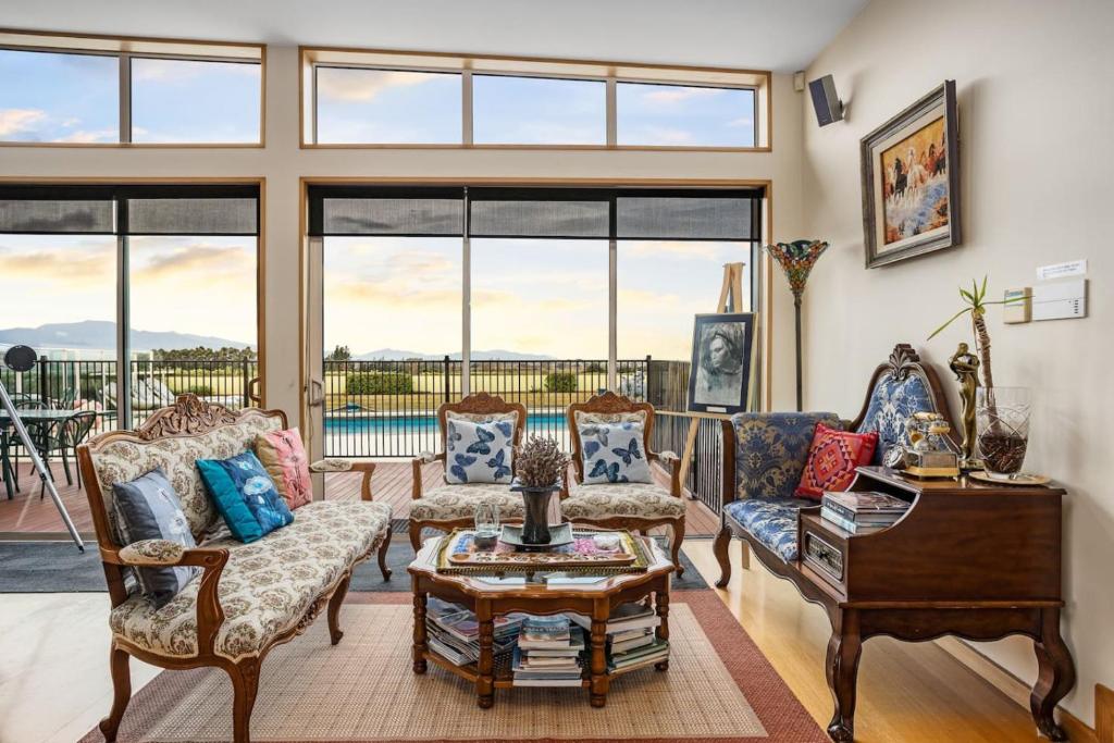 Entire Poolside Accommodation - Resim 43