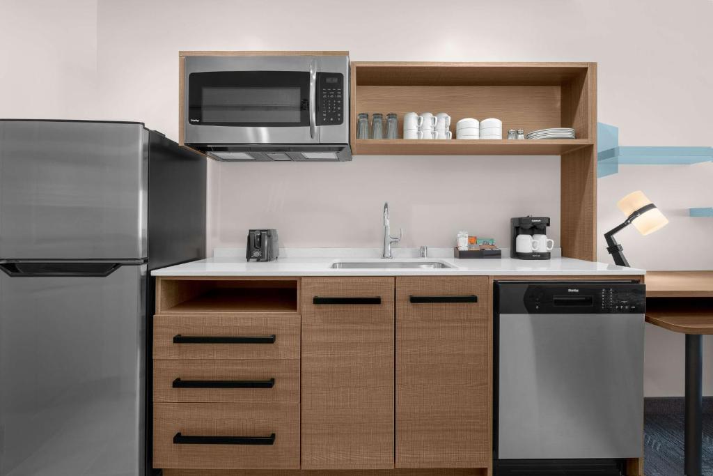 Home2 Suites By Hilton Eureka - 特大号床一室公寓套房