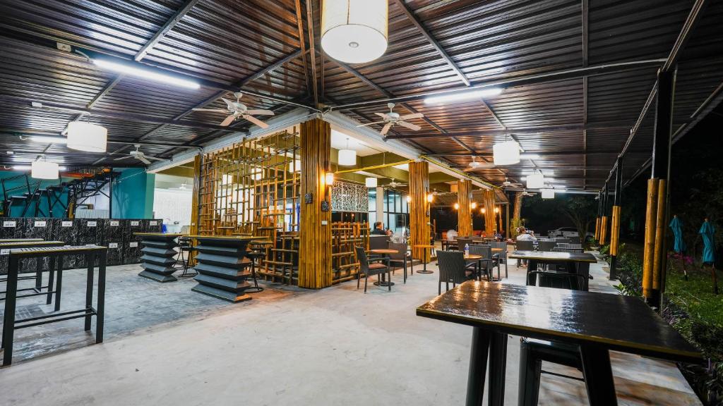 Restaurace v ubytování Green Gen Hotel, Mueang Phuket