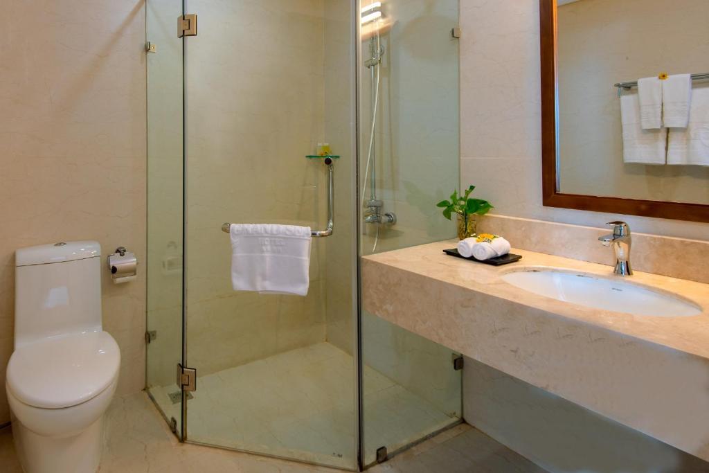 Phòng Deluxe 2 Giường Đơn có Ban công và Nhìn ra Biển