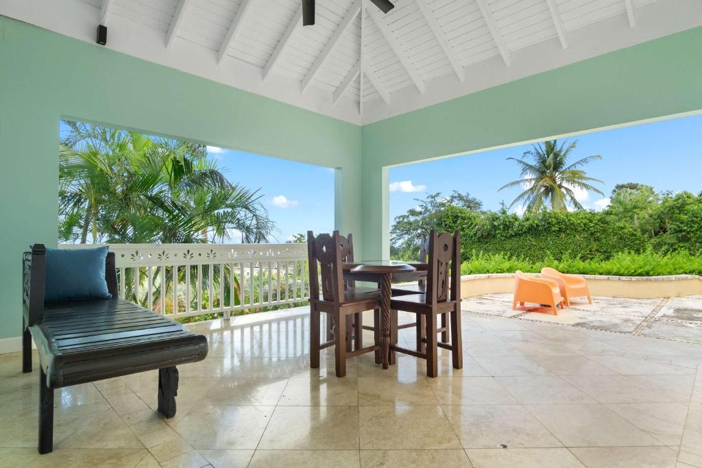 Zahrada ubytování Hospitality Expert Greens 2BR Pool Beach