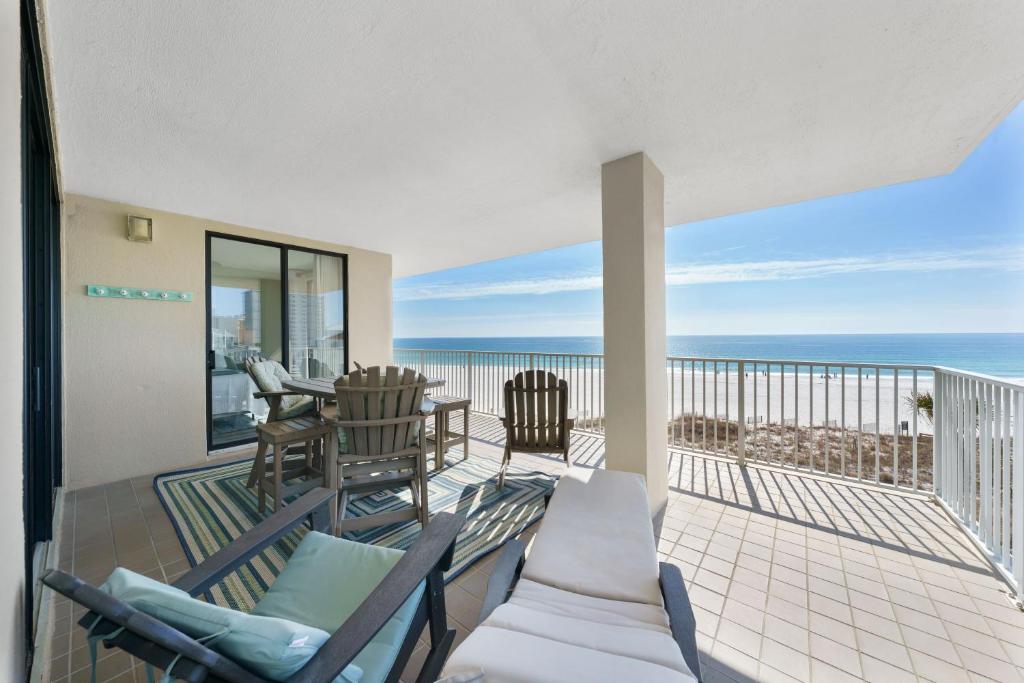 Shoalwater 406 - Three-Bedroom Apartment