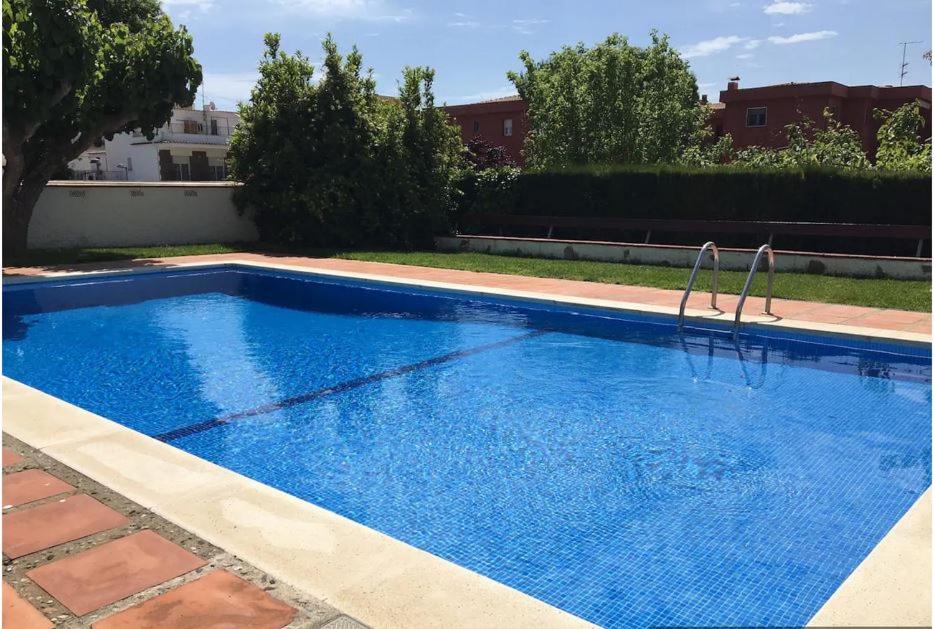 Bazén v ubytovaní Apartamento Las Palmeras by Rent Costa Brava alebo v jeho blízkosti