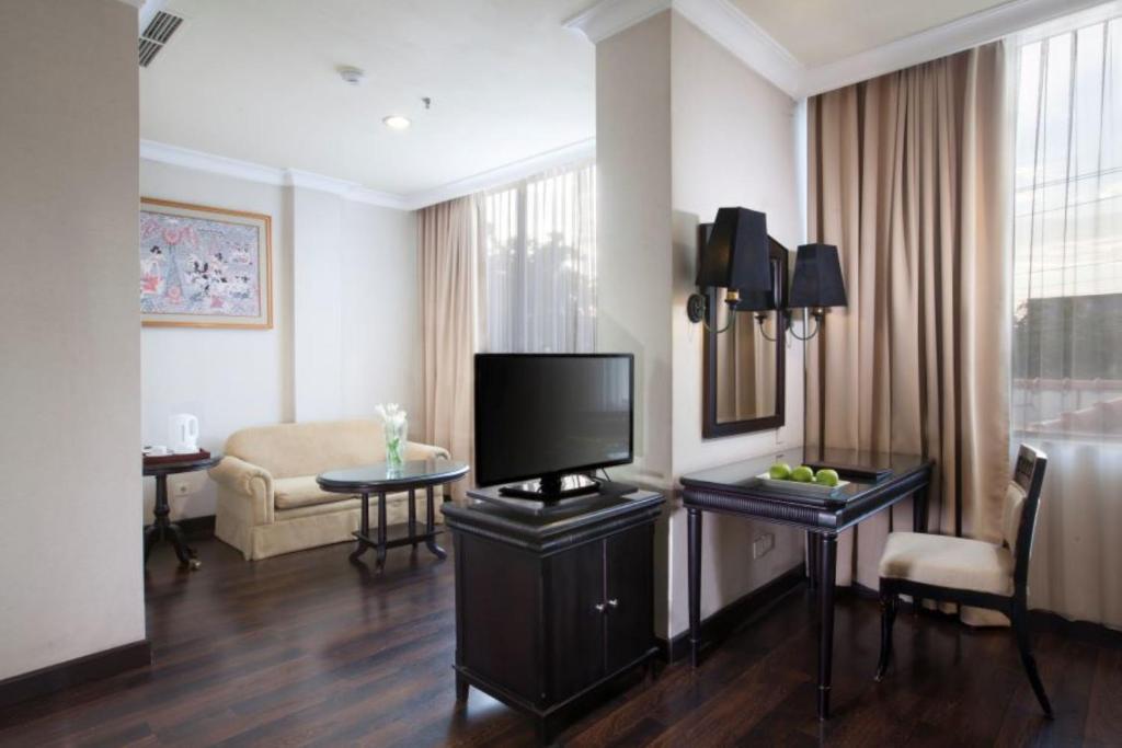 TV a/nebo společenská místnost v ubytování Hotel Sahid Jaya Solo