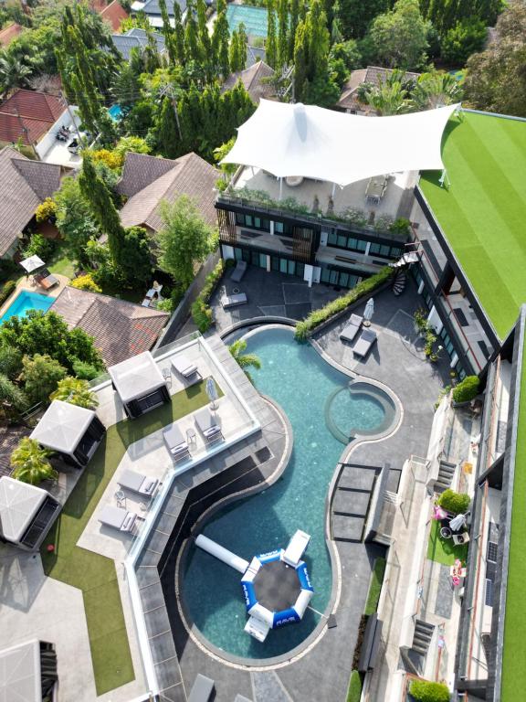 Πισίνα στο ή κοντά στο Luxury 3BR Triplex Jacuzzi & Sea View PANDORA RESIDENCES