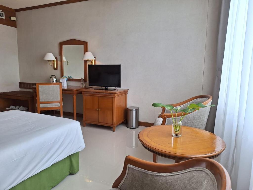 TV a/nebo společenská místnost v ubytování Hotel Sahid Jaya Solo