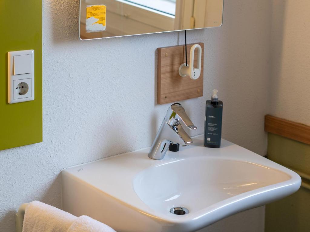 Koupelna v ubytování B&B HOTEL Aachen-Nord