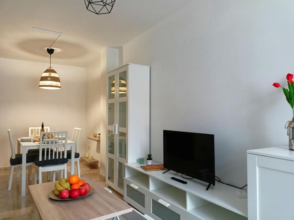 TV a/nebo společenská místnost v ubytování O Soño de Santiago - Casa rural Mondoñedo, Galicia