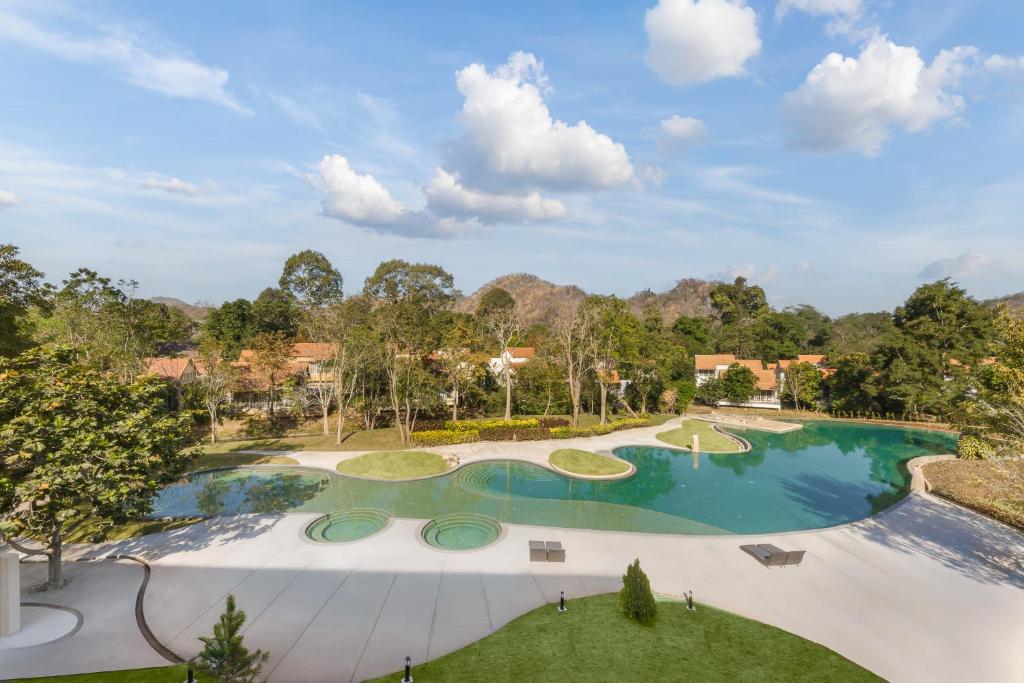Bazén v ubytování Belle Villa Resort, Khao Yai nebo v jeho okolí