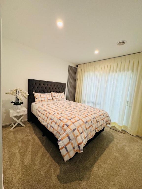 Separate entry room with share bathroom - Resim 8