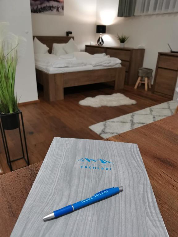 Postel nebo postele na pokoji v ubytování Horský apartmán v resortu se službami a wellness