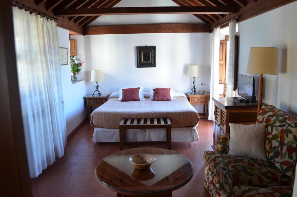 Hotel Santa Isabel La Real - Resim 8