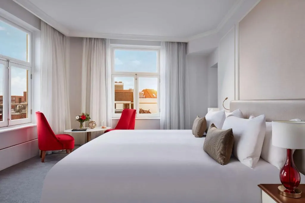 Canal View Suite