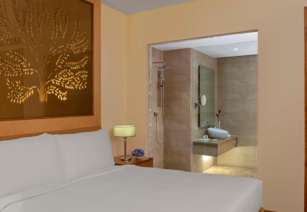 Koupelna v ubytování Radisson Blu Hotel New Delhi Dwarka