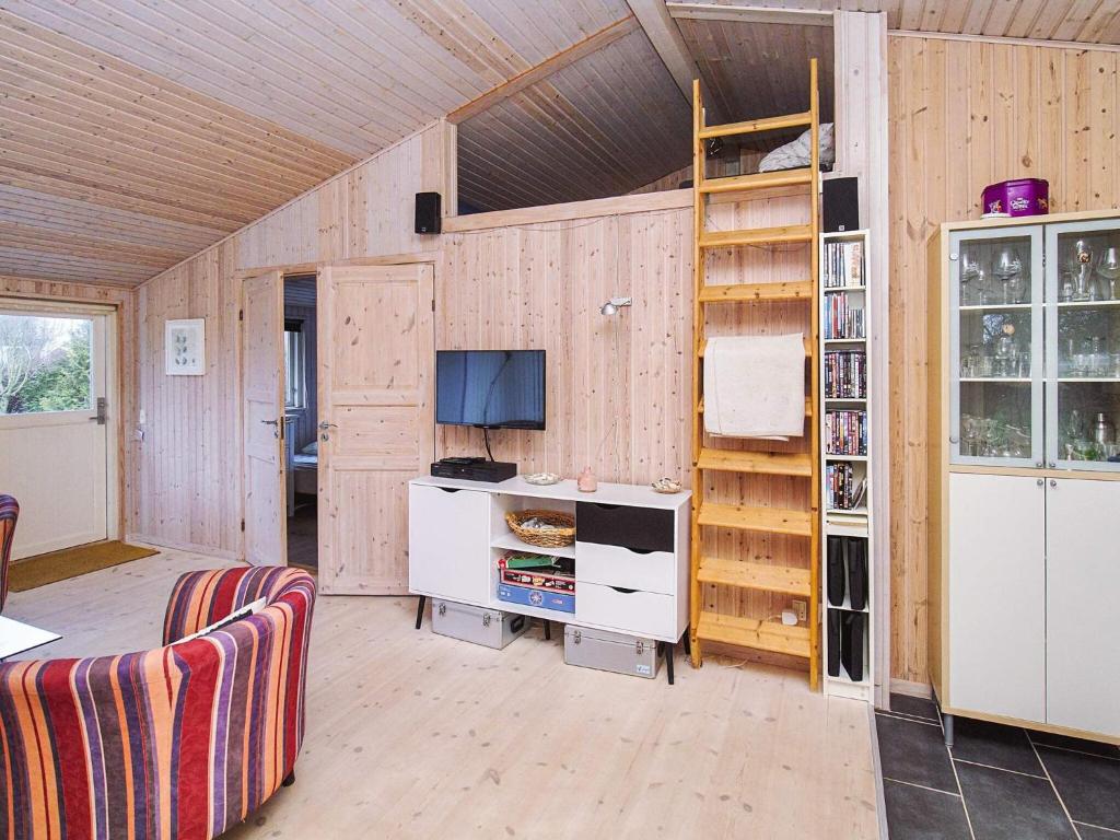 Kuchyň nebo kuchyňský kout v ubytování 6 person holiday home in Slagelse