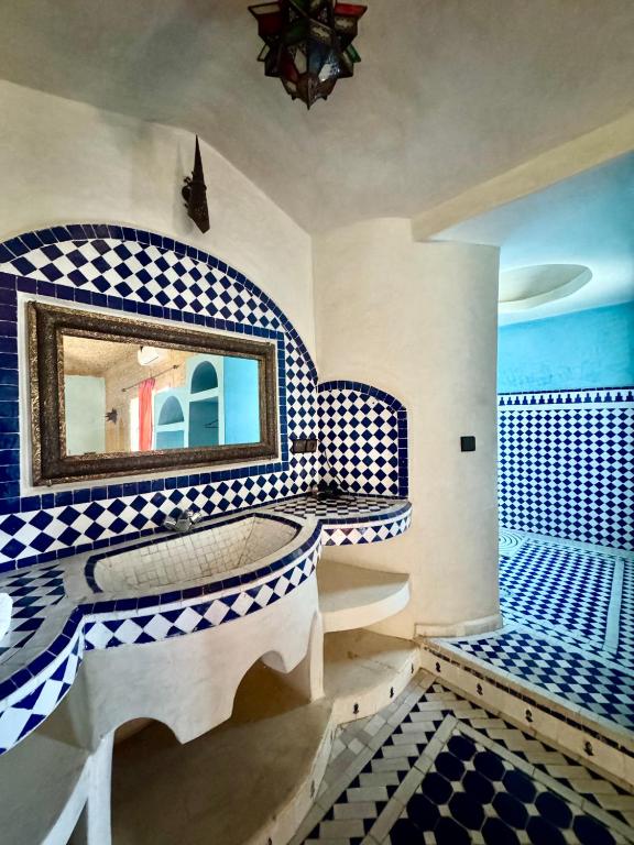 AUBERGE KSAR MERZOUGA - Chambre Triple Avec Salle De Bains