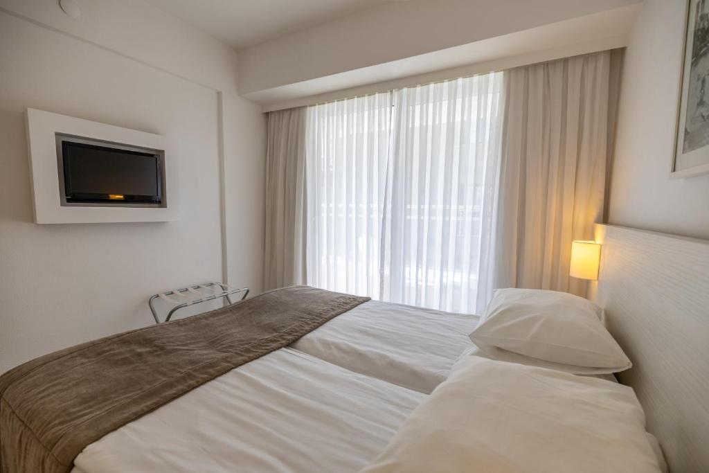 The Beachfront Hotel Adult Only 16 Plus - 
