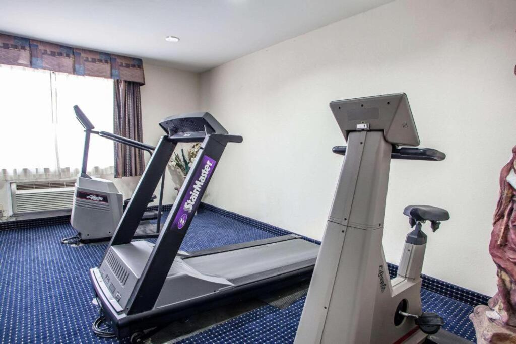 Fitness centrum a/nebo fitness zařízení v ubytování Motel 6 East Windsor, NJ Hightstown