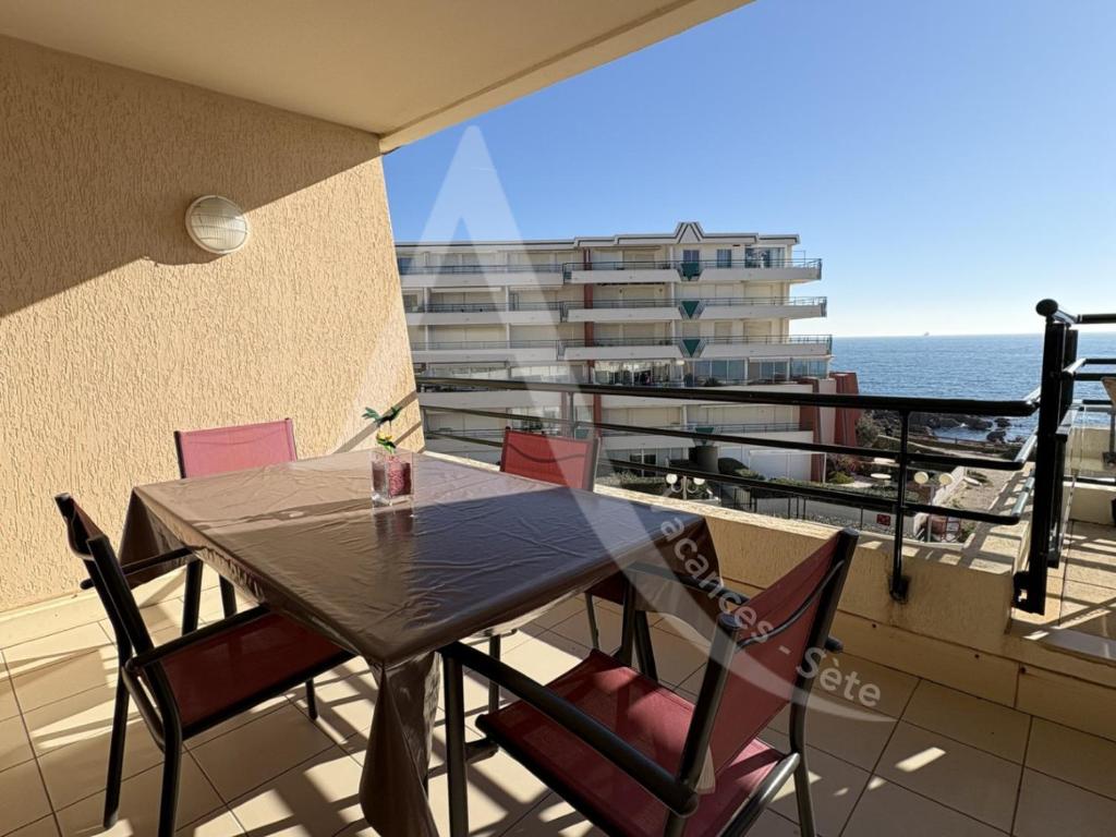 Balkón alebo terasa v ubytovaní appartement 1 chambre avec terrasse vue mer dans residence avec piscine