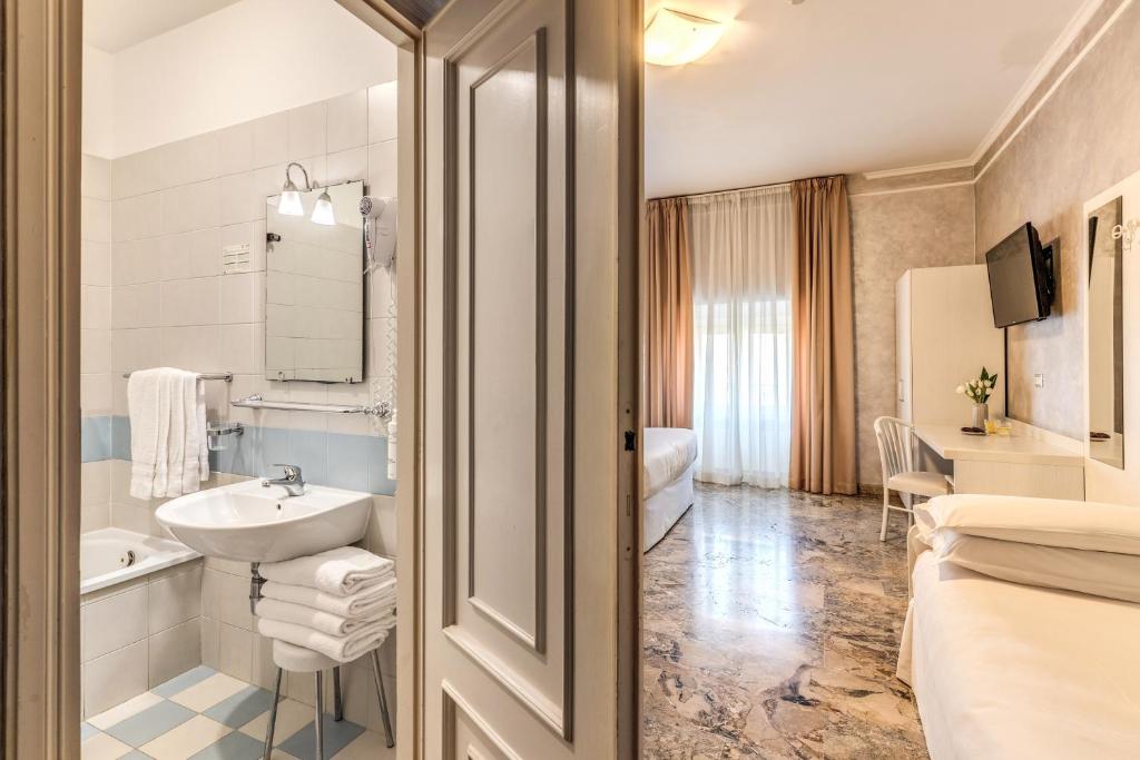 Koupelna v ubytování Hotel Orazia