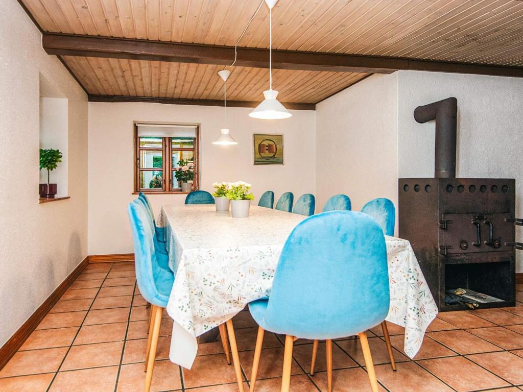 Posezení v ubytování 14 person holiday home in Ørsted-By Traum