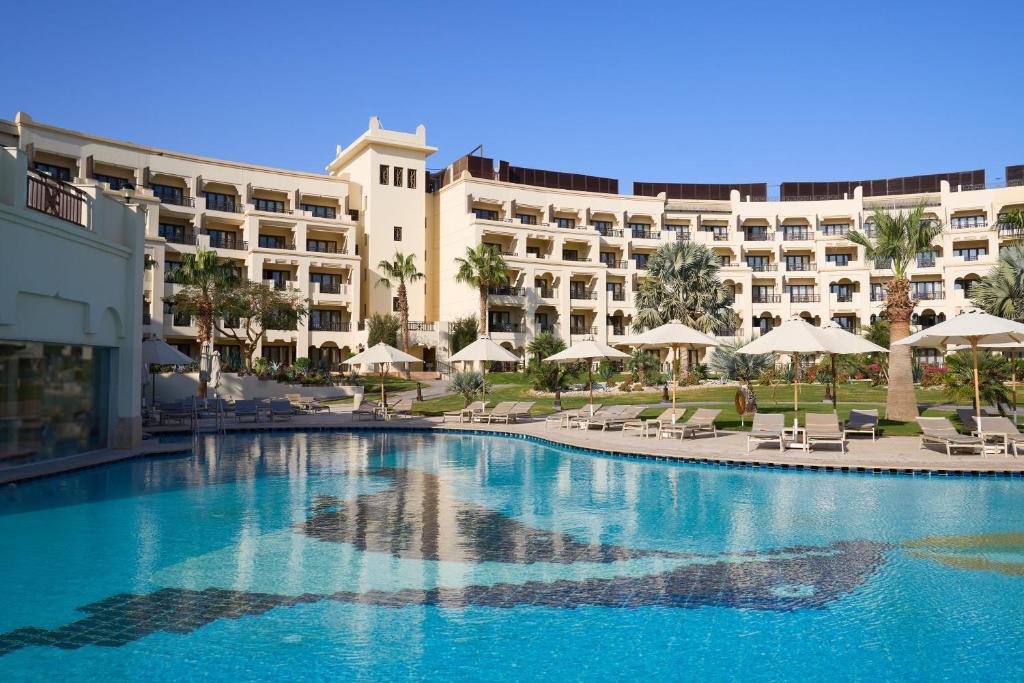 Bazén v ubytování Steigenberger Aldau Beach Hotel nebo v jeho okolí