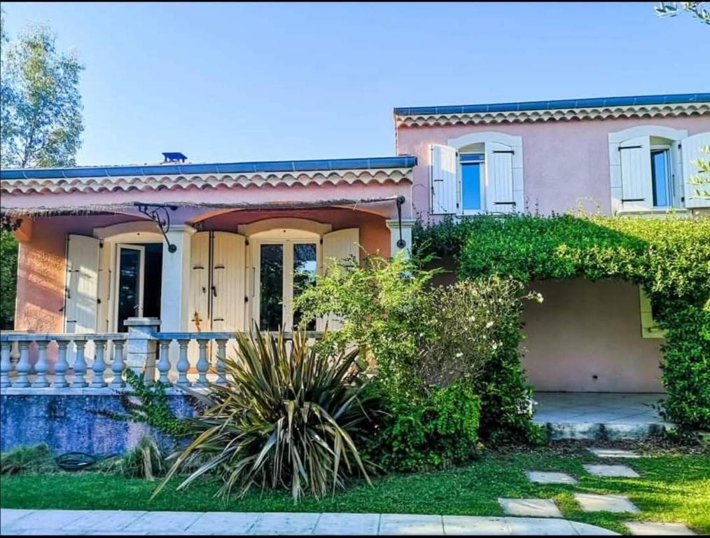 Photo de la galerie de l'établissement Maison familiale, Montélimar, à Montélimar