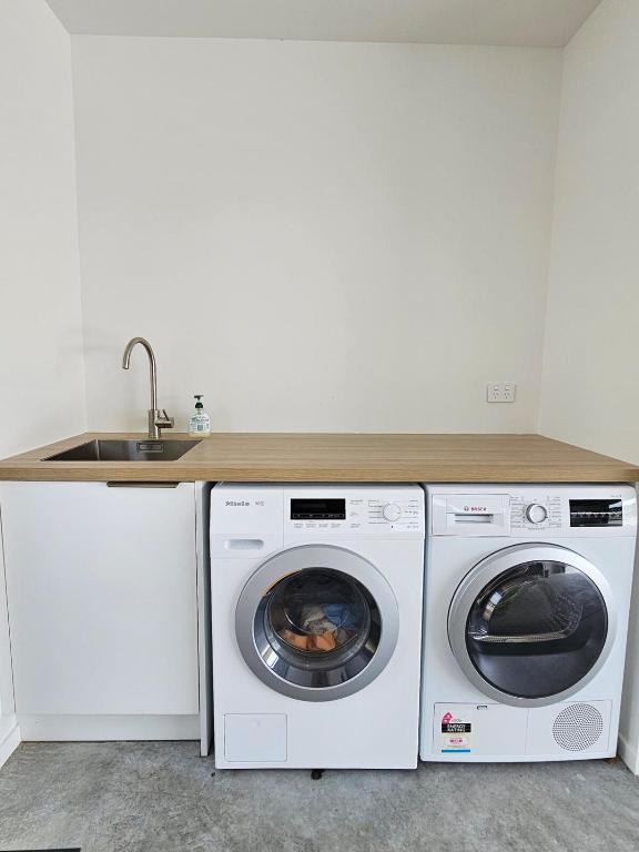 Foto sihtkohas New Plymouth asuva majutusasutuse Family home, Game Zone & Outdoor Fireplace- Sleeps 10 galeriist