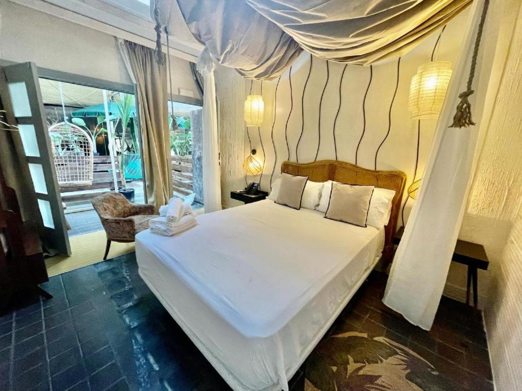 Hotel Life Gran Via - Tropical garden - Resim 2