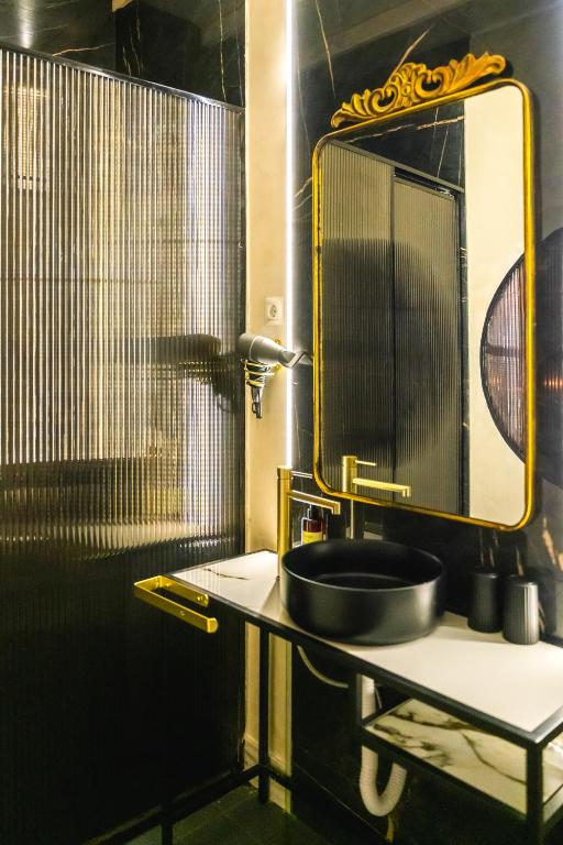 Hotel Life Gran Via - Tropical garden - Resim 12