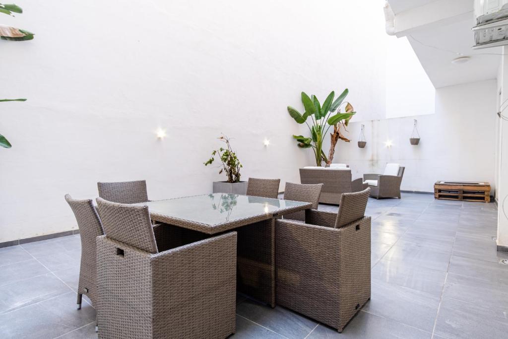 Posezení v ubytování Spacious Mellieha 3BR Apartment with Big Balcony and Prime Location