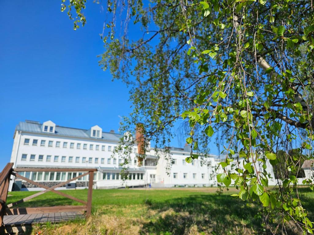 Zahrada ubytování Kylpylähotelli Pohjanranta