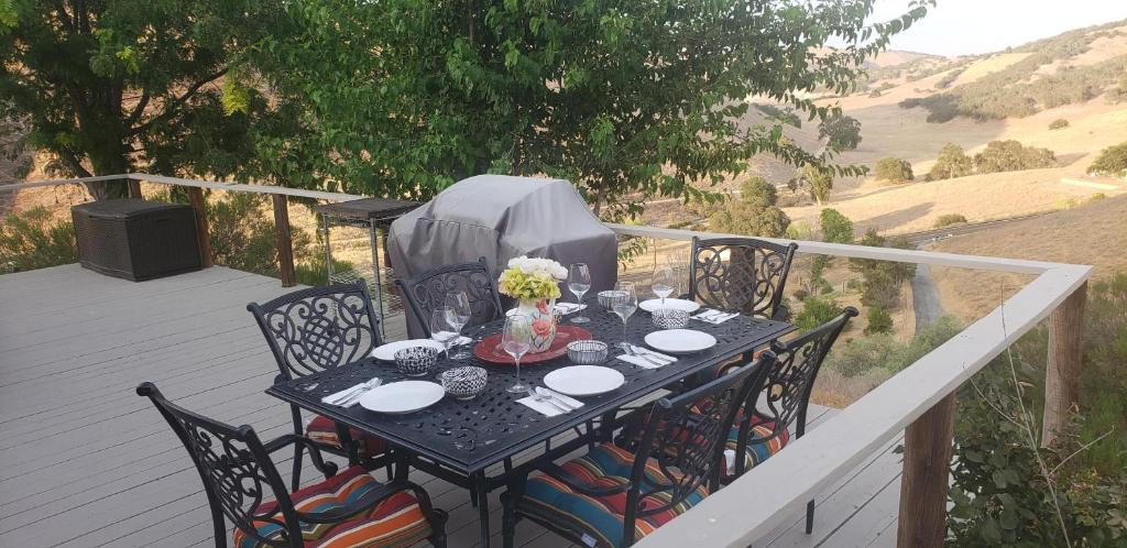 Balkón nebo terasa v ubytování The J's Nest Cottage