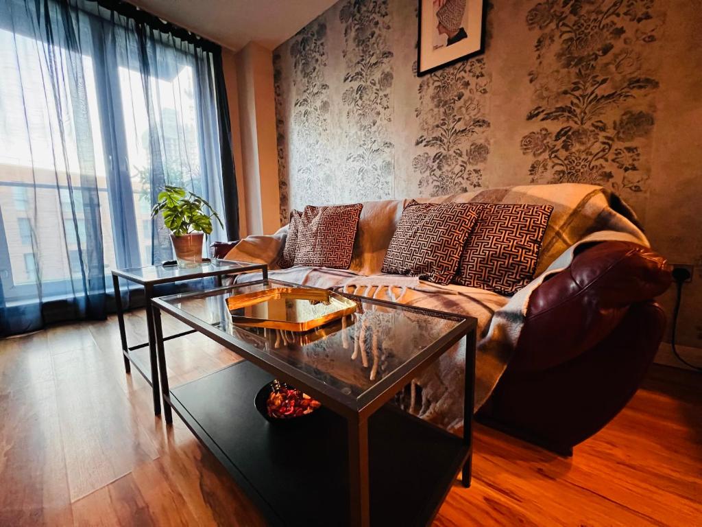 Posezení v ubytování Latitude Chinatown Central Apartment