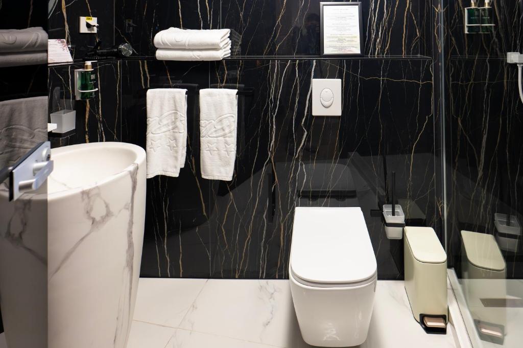 Koupelna v ubytování Le Blanc Cotroceni Hotel