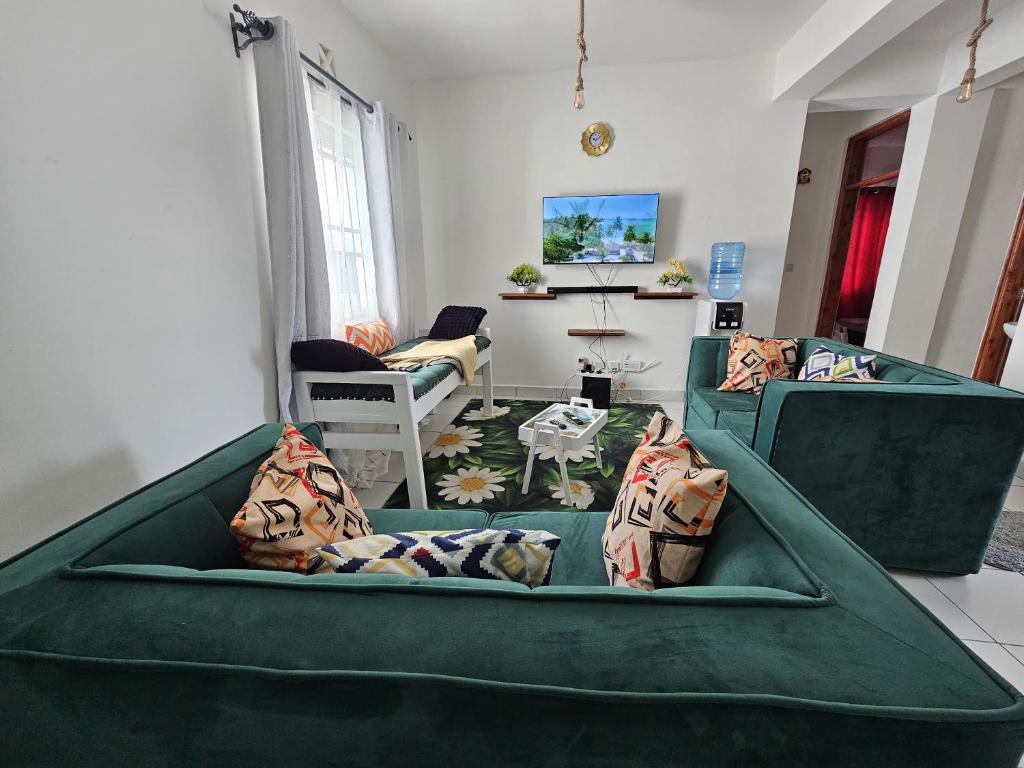 Khu vực ghế ngồi tại SuCasa Homes