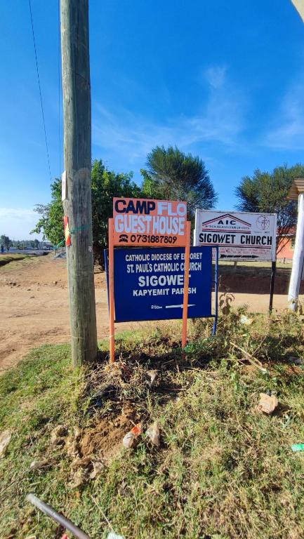 Majutusasutuses Camp Flo, Eldoret -Where Comfort Meets Tranquility in a 3-Bedroom Guest Stay olev sertifikaat, autasu, silt või muu dokument