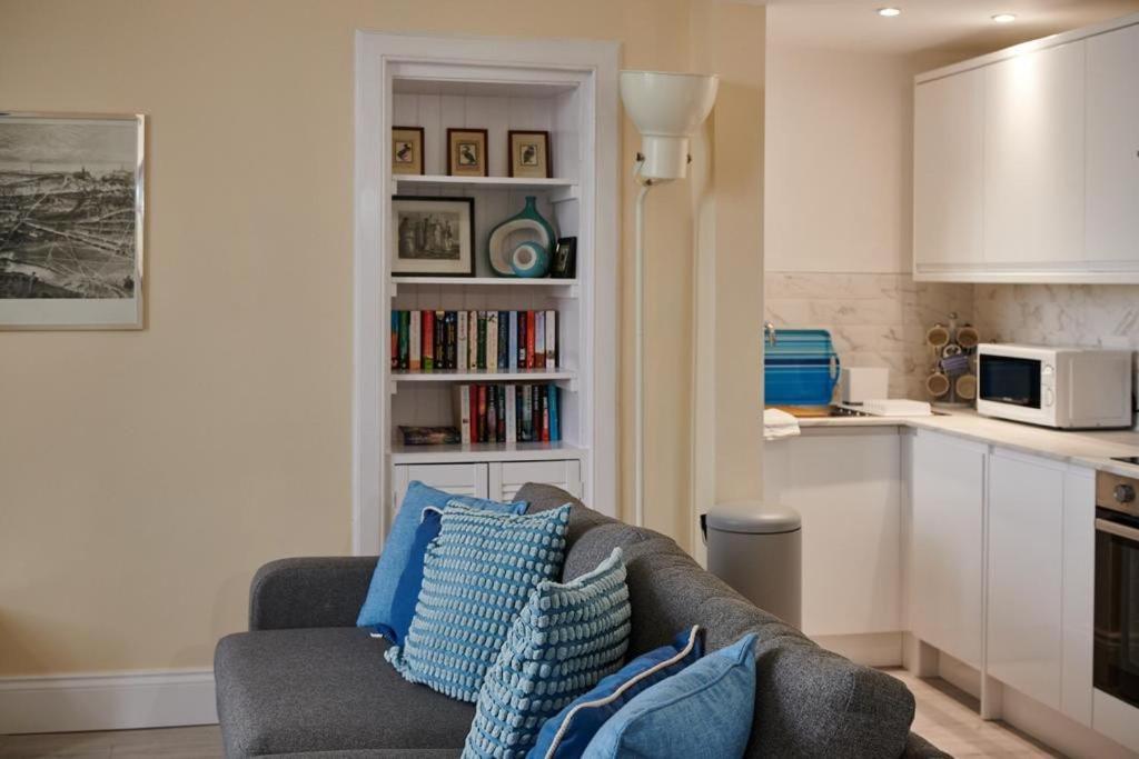 Kuchyň nebo kuchyňský kout v ubytování Swan Cove Apartment Gourock