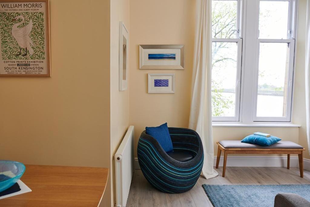 Posezení v ubytování Swan Cove Apartment Gourock