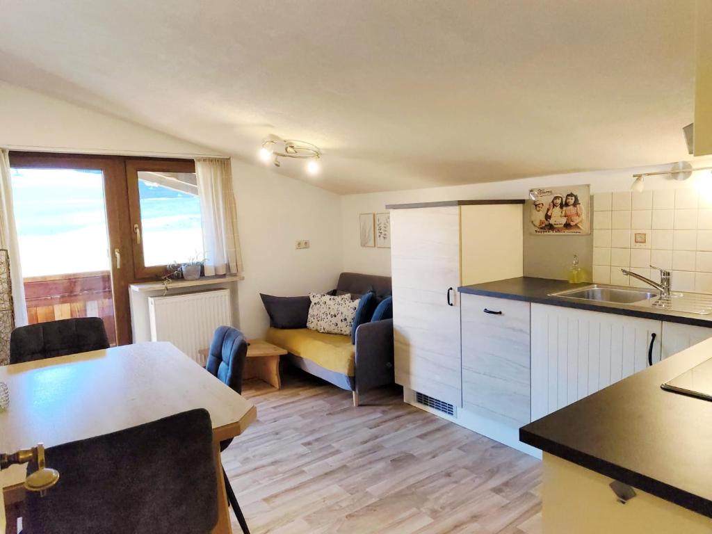 Kuchyň nebo kuchyňský kout v ubytování Gästehaus Midi
