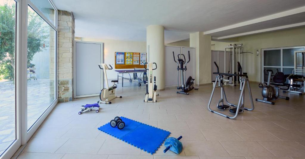 Spordikeskus ja/või sportimisvõimalused majutusasutuses Mendi Hotel