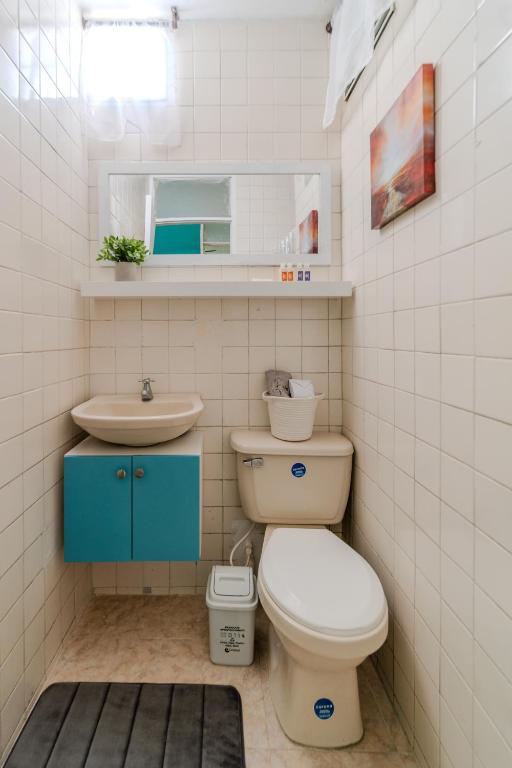Koupelna v ubytování Comodos apartamentos en el centro de Santa Marta