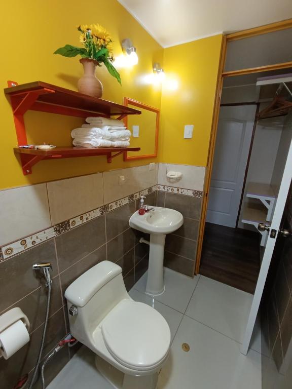Koupelna v ubytování Casa Alojamiento Tocllaraju
