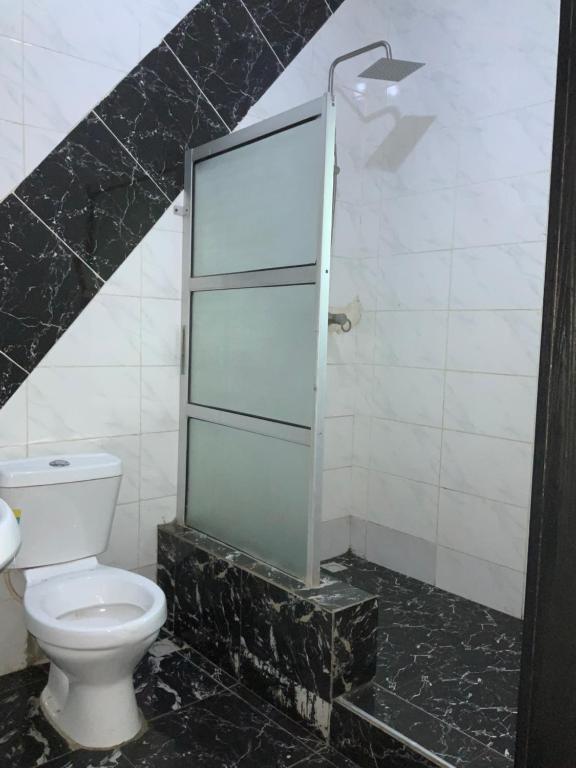 Vannituba majutusasutuses SENATOR'S SUITES and TOWERS HOTEL